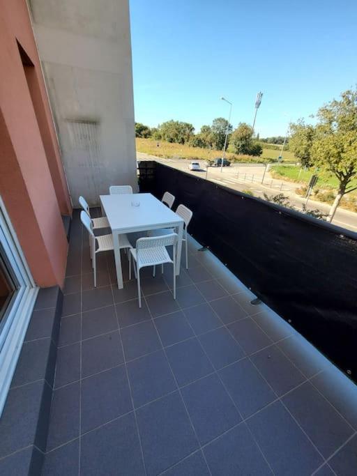 T4 Terrasse Et Box - Groupama Stadium-Eurexpo-Lyon Meyzieu Eksteriør billede