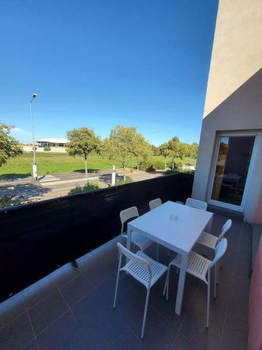 T4 Terrasse Et Box - Groupama Stadium-Eurexpo-Lyon Meyzieu Eksteriør billede